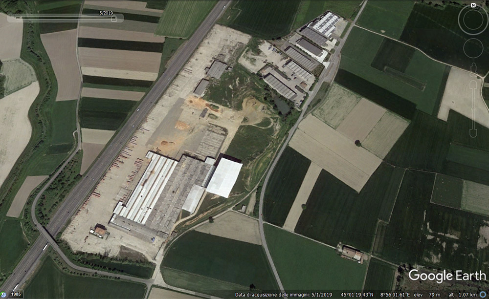01 Vista dall'alto prima della demolizione dell'Ex-stabilimento Danesi-Latertech a Casei-Gerola (Pavia)