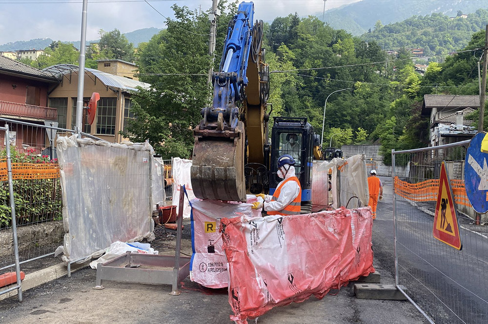 03 bonifica-da-agenti-contaminati-del-cantiere-dei-sottoservizi-di-Lumezzane-vicino-a-Brescia