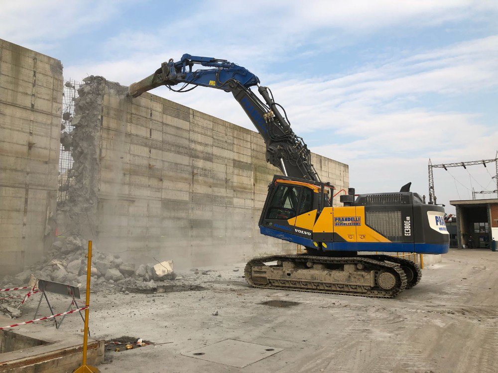 Cantiere demolizione acciaieria a Verona